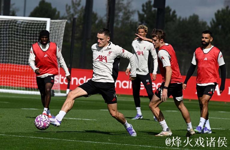 哈格里夫斯：琼斯的场上位置有点靠后